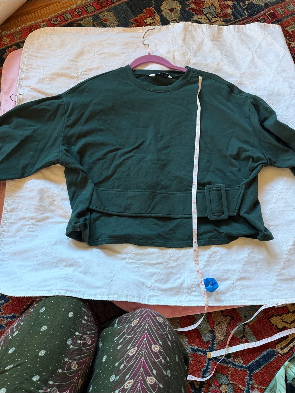 Paisie London Women's Dark Green Belted Cropped Pullover Sweatshirt